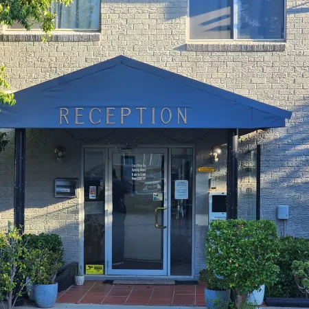 Crest Motor inn