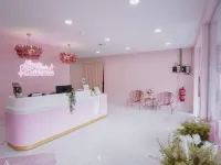 The Pink Boutique Hoteles cerca de Complejo Komtar
