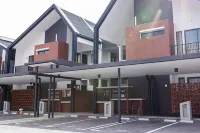 Signature House at Elmina City by HCK - Mountain View
