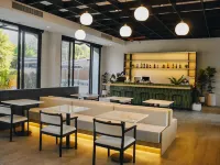 惠特華欣酒店 鄰近蟬市場的酒店
