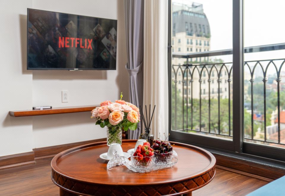 3. 이블린 인도차인..