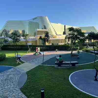 Luxurious Modern Cozy Manila Bayview Pool View 1 2 3 Bedrooms Near Manila Airports Okada Solaire MOA Hotel Exterior