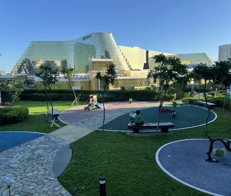 Luxurious Modern Cozy Manila Bayview Pool View 1 2 3 Bedrooms Near Manila Airports Okada Solaire MOA Отели рядом с достопримечательностью «Arista Place»