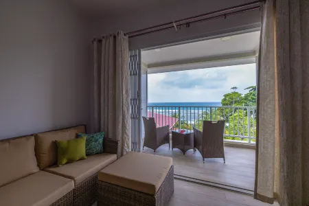 Crystal Shores Self Catering Apartments - Beau Vallon, Seychelles
