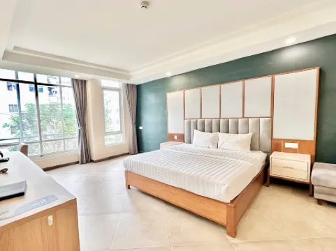 LAGUNA Premier Hotel Отели рядом с достопримечательностью «Выставка и конвенционный центр Сайгон»