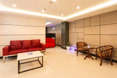 Hotel Sogo Baclaran Отели рядом с достопримечательностью «Нешнел Шрайн оф Ауэр Мотер оф Перпечуал Хелп»