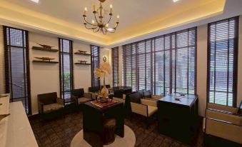 Casa Le Damuz At MRT Bangphlat - Adult Only