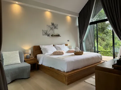 Standard King Room Upper Floor