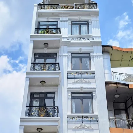 Red Sun Hotel