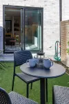 CBD 2BR with Backyard - Walk Everywhere