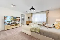 Near Strip •Beautiful 6BR8 Beds•New Furniture - maisons de vacances