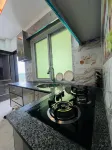 Scenic Balcony Apartment Near Kashmir Point - parking