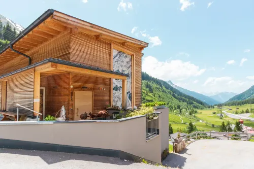 Mondschein Hotel & Chalet Ski-in Ski-Out Luxus am Arlberg Hotels in Klosterle