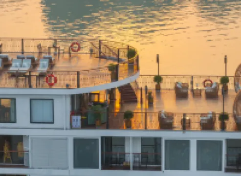 Indochine Grand Lan Ha Bay