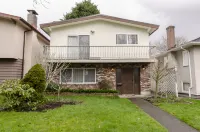 2mins walk to park! Family friendly 2 bedroom suite with full kitchen! Hôtels à : 