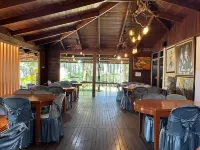 Santa Monica Resort Hotels in Caringin