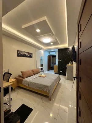 Casa Leveria Unit 8 w/ Balcony (Inquire Parking Availability) MCGI Imus, Cavite附近的飯店