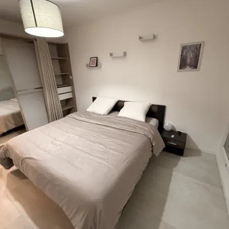 Elegant Massy Apartment near Paris and TGV/RER with 2 Parking Spaces