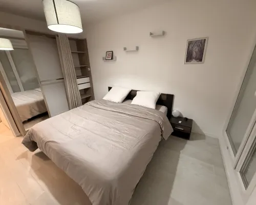 Elegant Massy Apartment near Paris and TGV/RER with 2 Parking Spaces Hotels in Massy