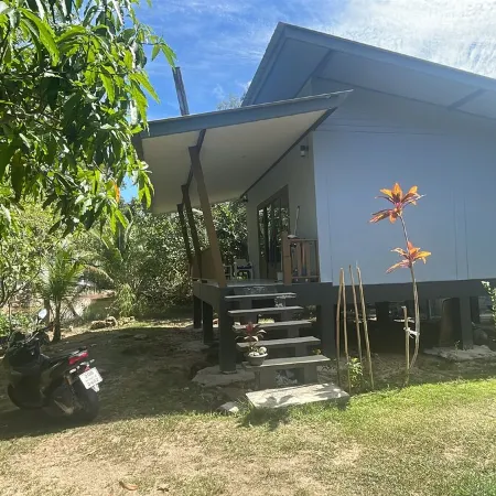 Canal hut 2 Chaloklum