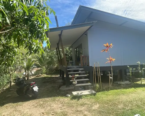 Canal hut 2 Chaloklum Hotels near Haad Khom Beach