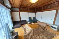 Entire 6BR House｜10 Guests｜Free Parking｜FamilyStay - parking