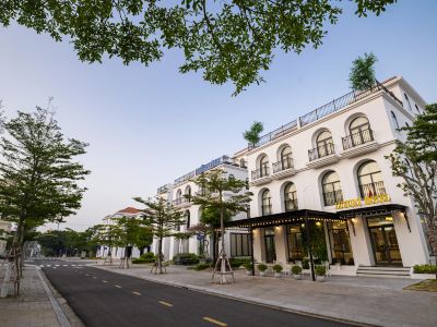 Tra Co Luxury Hotel