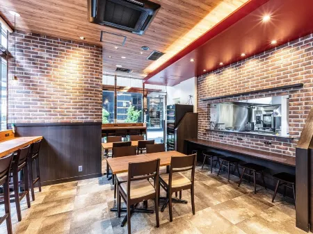 APA Hotel Roppongi SIX Отели рядом с достопримечательностью «Посолство на Канада»