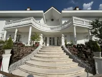 White House Hotels in Parabiago