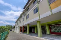 Collection O near Stadion Manahan formerly Graha Laweyan Solo Hotel di 