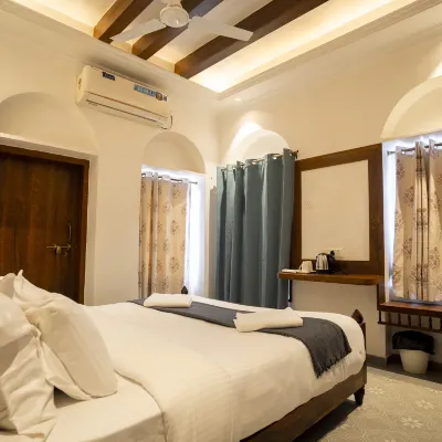 Hotel Shiva Kashi 巴拉特馬塔寺附近的飯店