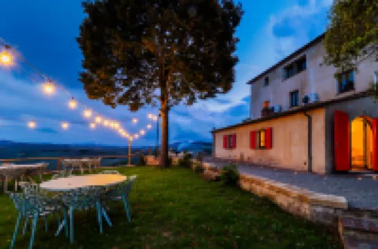 ラ ルナリア ディ ラヤティコ のホテル