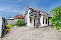 OYO 94851 Watulumpang 1 Guest House