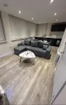 Modern 1-Bed Penthouse — Steps from Old Trafford