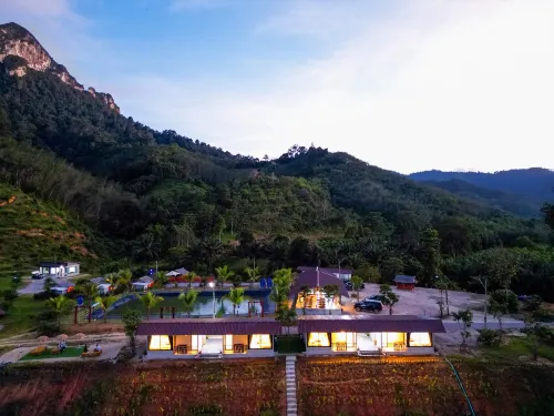 Khaosok River Stone Resort & Camp