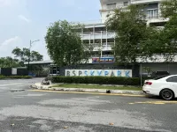 Bandar Saujana Putra Skypark Residence Pool View 8PAX Netflix by BeeStay - 公寓
