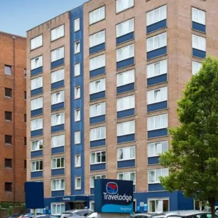 Travelodge Brighton Отели рядом с достопримечательностью «Железнодорожный вокзал Престон-Парк»