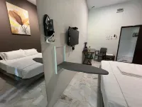 5 mins walking to East Coast Mall @ JW Guest House