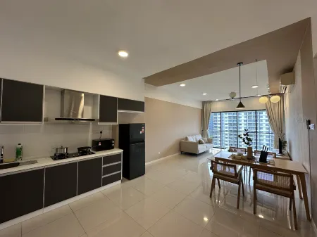 Serene Suites in Jelutong Отели рядом с достопримечательностью «UOA Business Park Property Gallery»