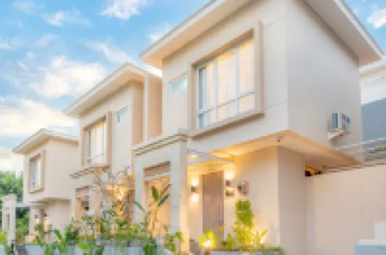 峇里島努沙杜瓦阿祖拉別墅 鄰近Bluemoon Chapel Ocean Blue的酒店