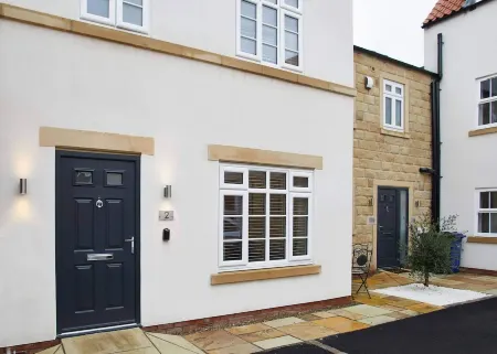 Host & Stay | Hoggarths Retreat