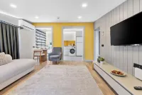 Zeluxe Suite Hotel