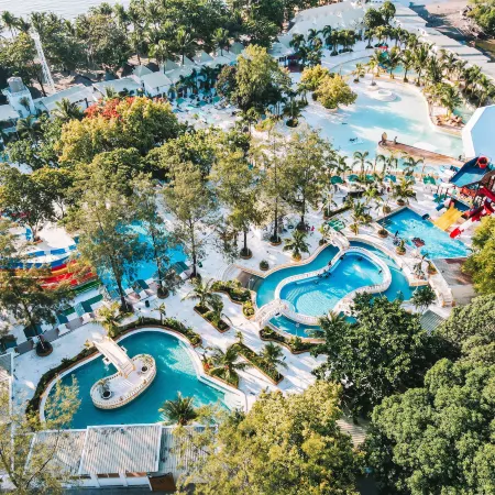 Villa Excellance Beach & Wave Pool Resort - Suites & Villas