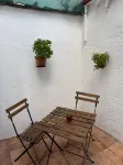 Cozy apartment, very well connected