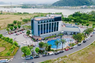 Song Lam Waterfornt Hotel Hotels in 