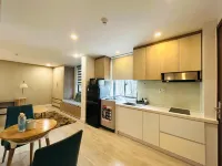 Meridians by Hsuites - Condos