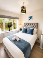 East London Home|Parking|Garden & Self Check-In