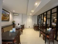Townhouse Oak Hotel Niaga Surabaya - Park Yeri