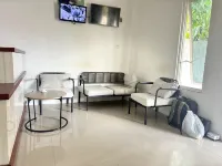 Hotel O Medina House - parkir