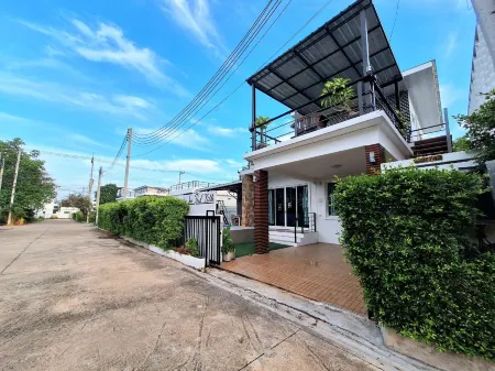 Plus2 Hua-Hin Private Pool Villa from beach 3 km Отели рядом с Аэропорт Хуахин